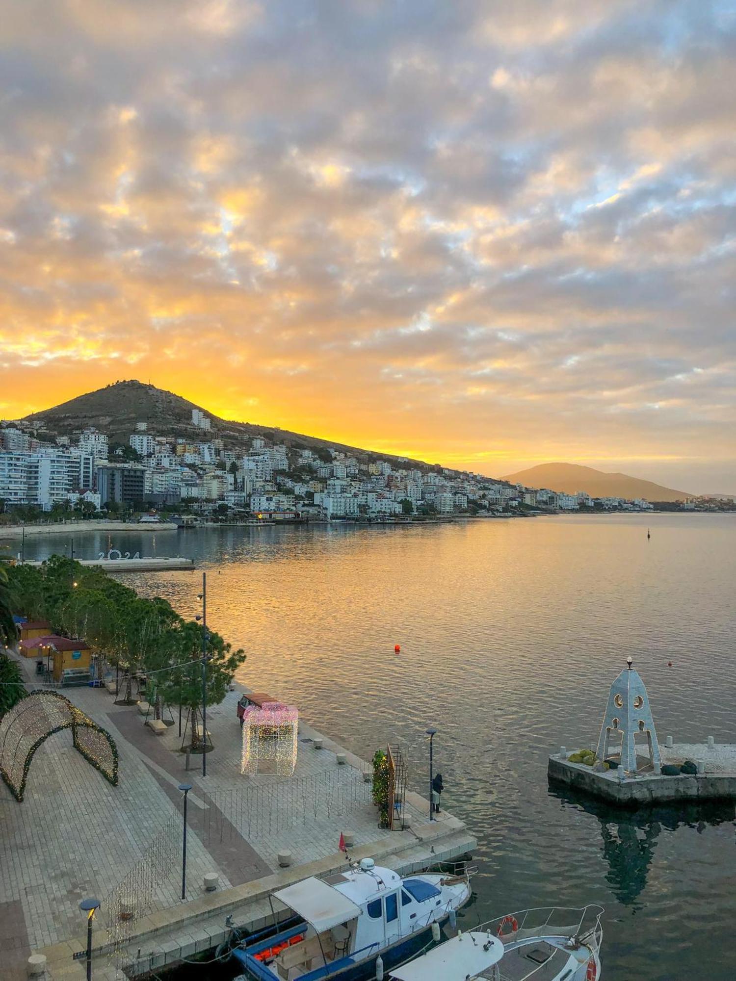 Sun N Blue Hotel Sarande Exterior photo